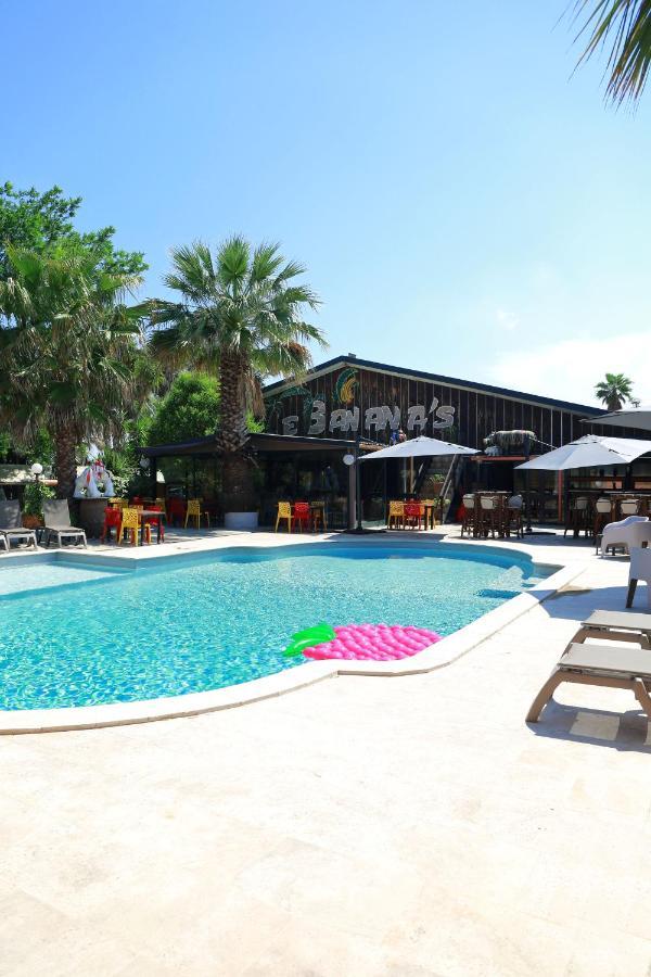 אלריה Le Banana'S Hotel מראה חיצוני תמונה