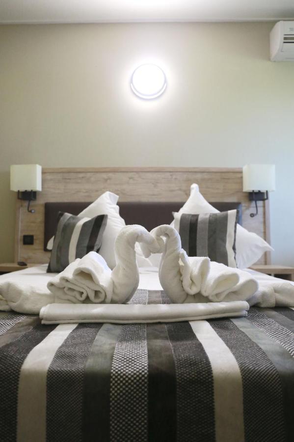 אלריה Le Banana'S Hotel מראה חיצוני תמונה