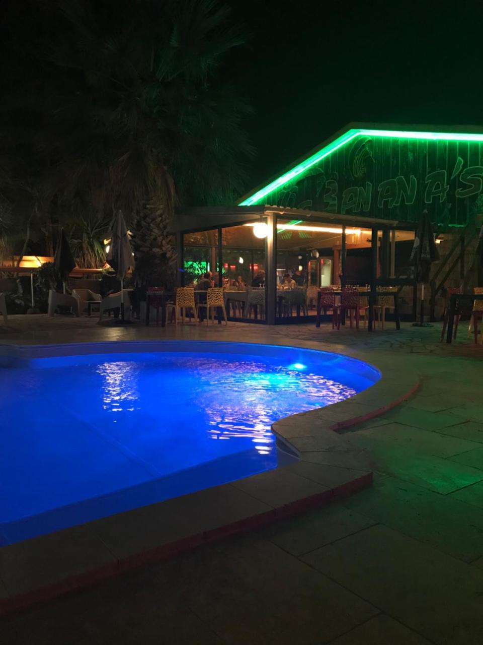 אלריה Le Banana'S Hotel מראה חיצוני תמונה